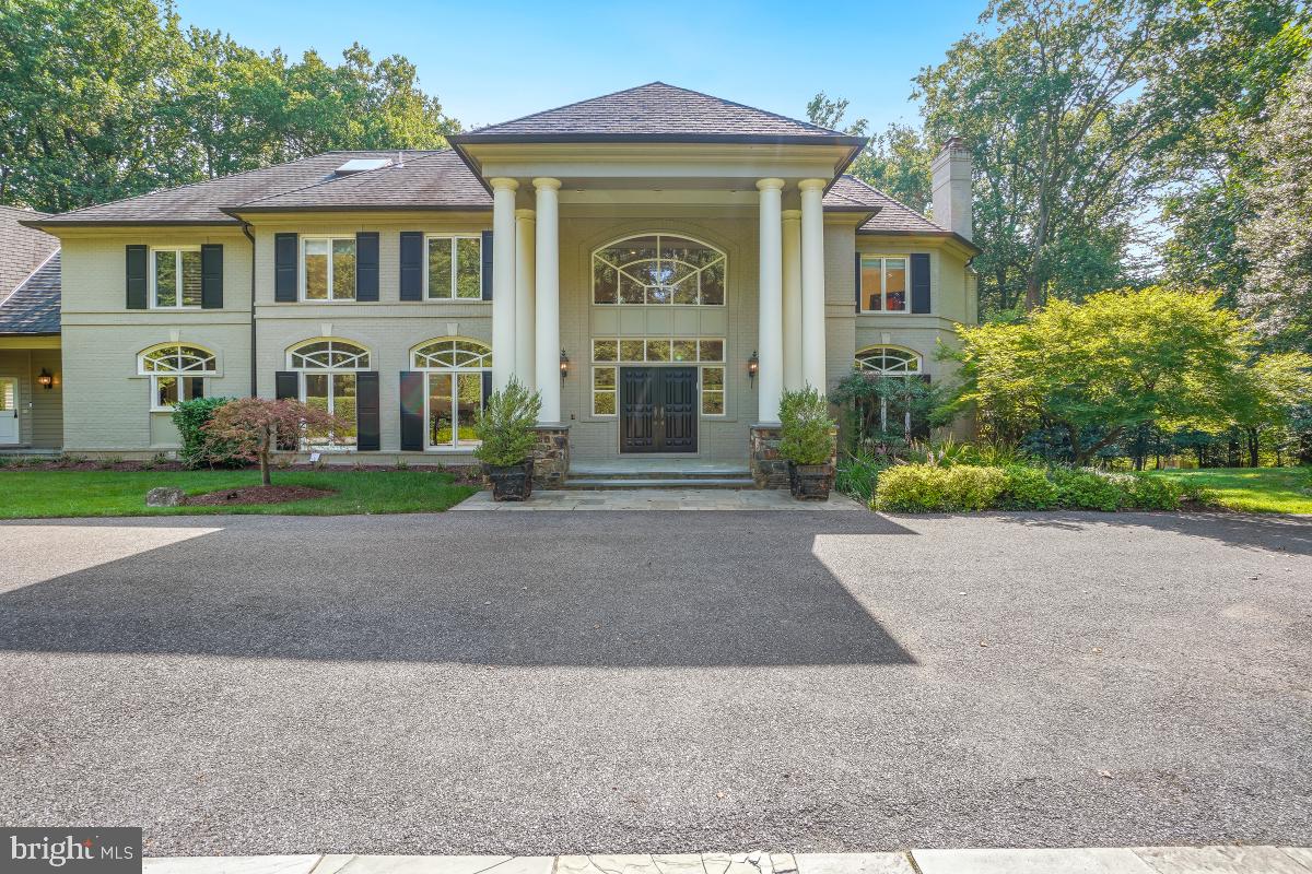 10823 Lockland Road Potomac, MD 20854 - Photo 2 of 102