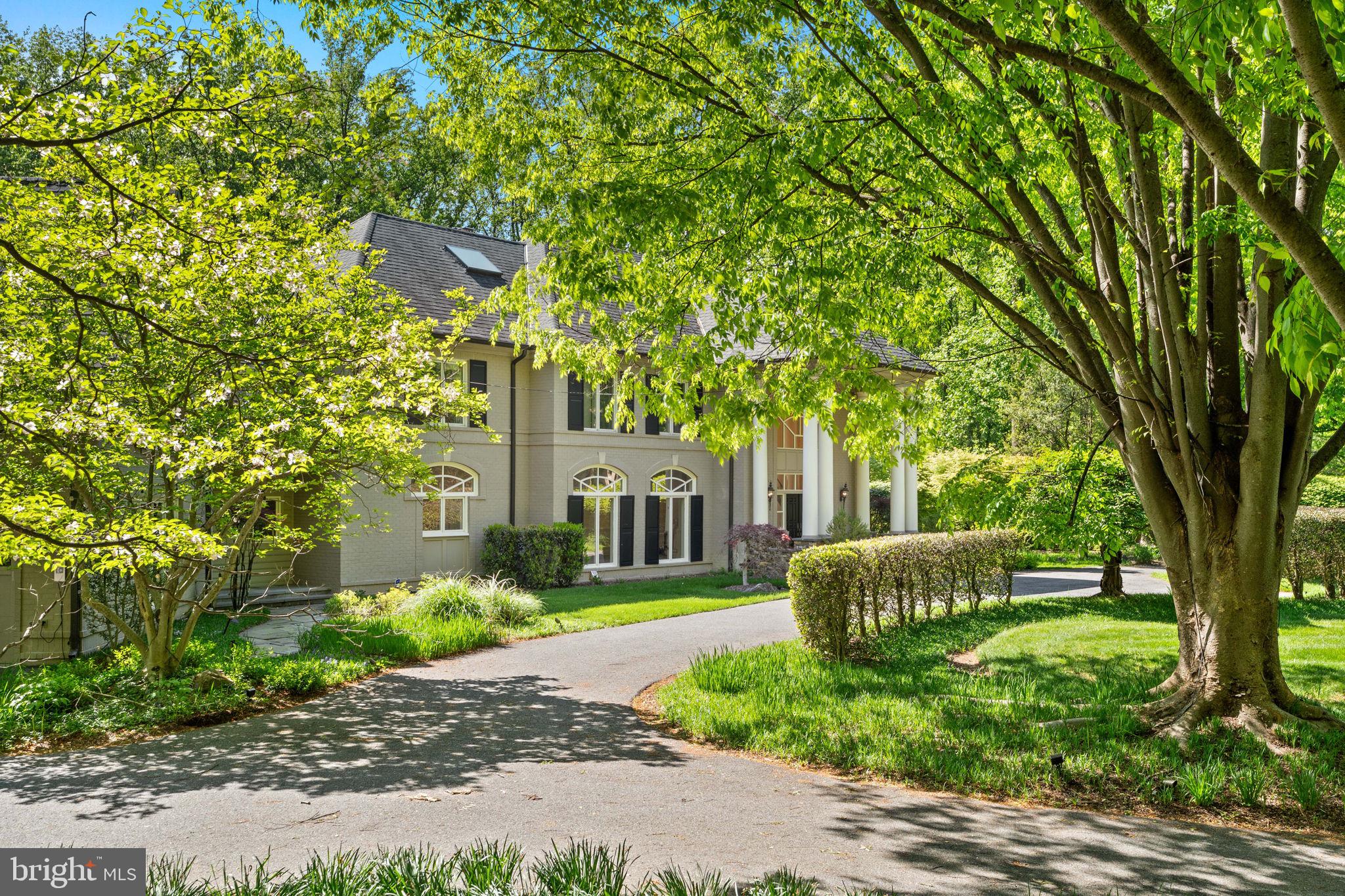 10823 Lockland Road Potomac, MD 20854 - Photo 3 of 102