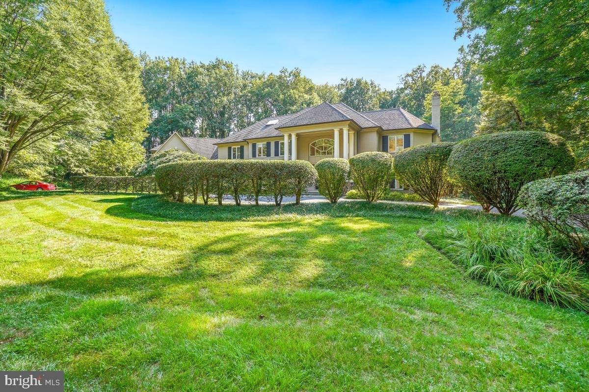 10823 Lockland Road Potomac, MD 20854 - Photo 3 of 5