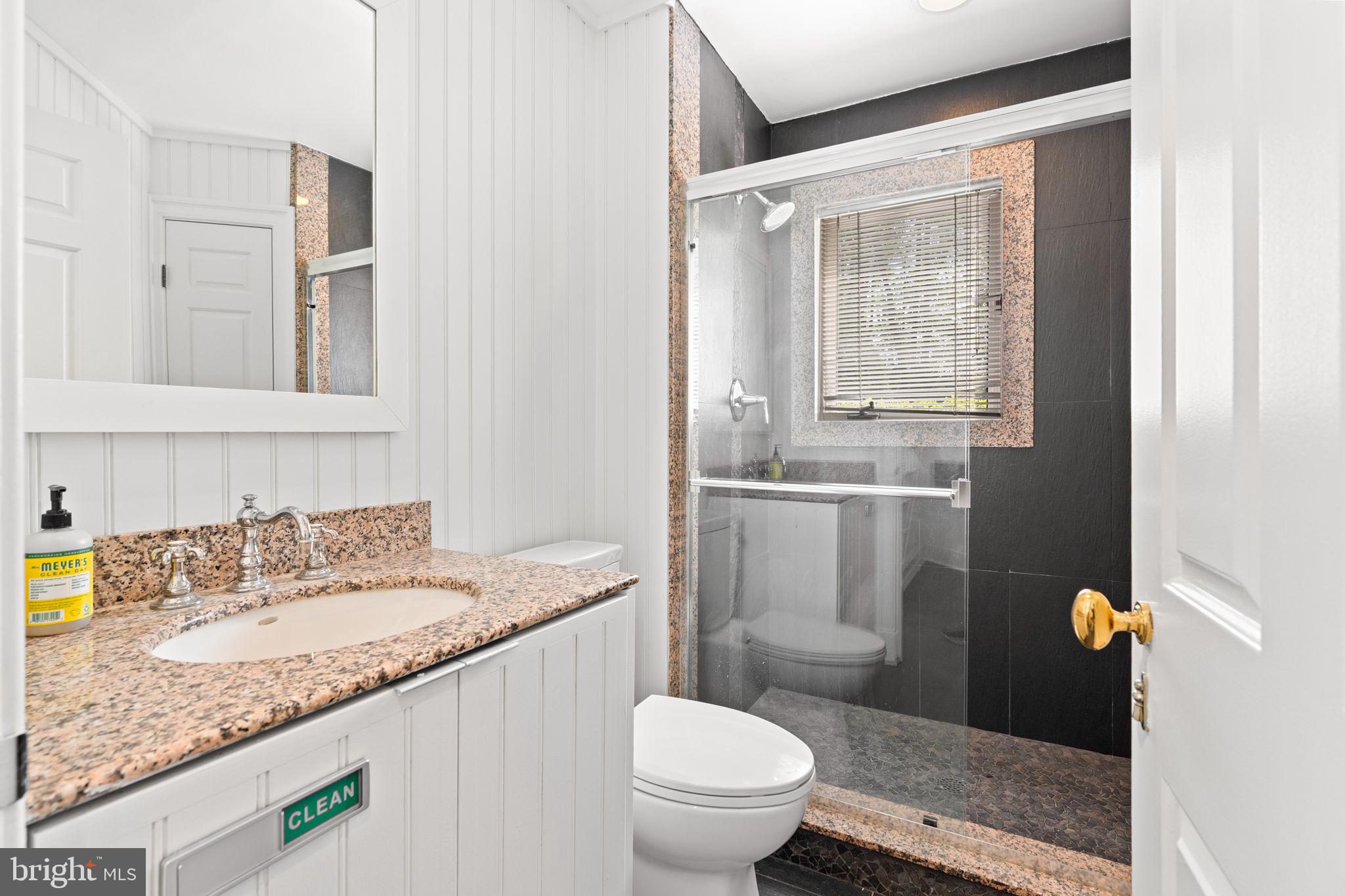 10823 Lockland Road Potomac, MD 20854 - Photo 38 of 102