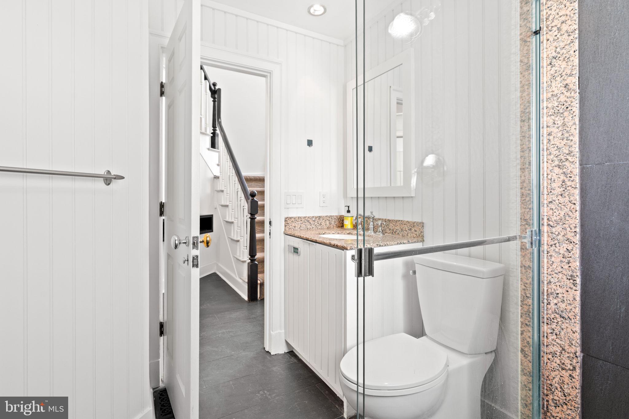 10823 Lockland Road Potomac, MD 20854 - Photo 39 of 102