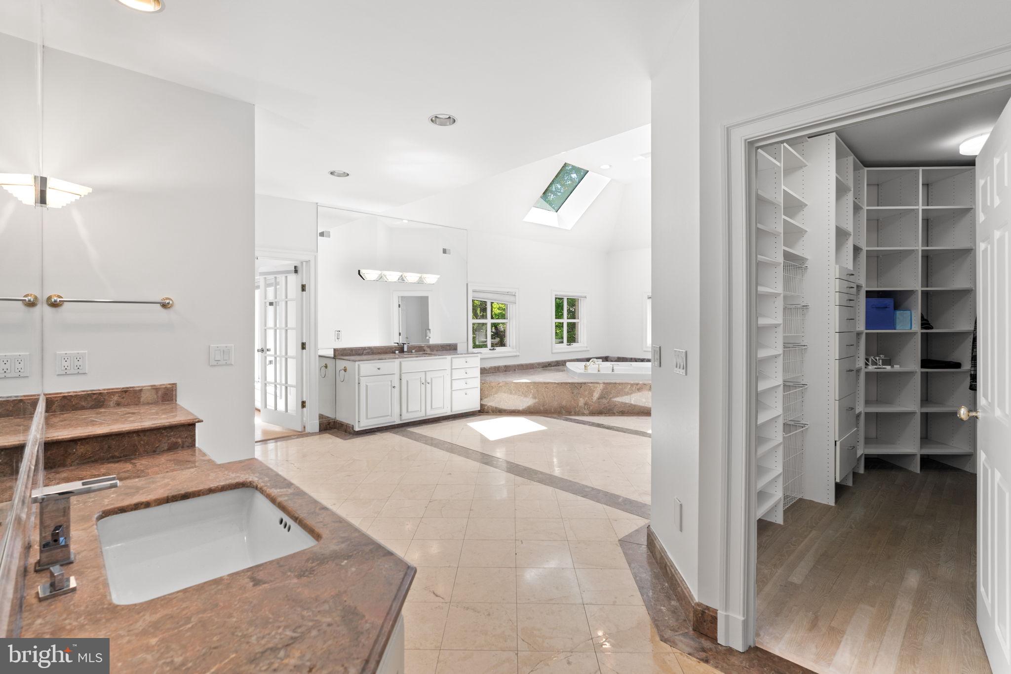 10823 Lockland Road Potomac, MD 20854 - Photo 43 of 97