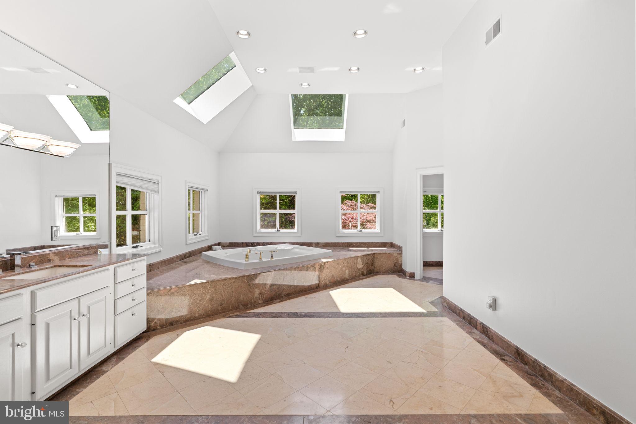 10823 Lockland Road Potomac, MD 20854 - Photo 46 of 97