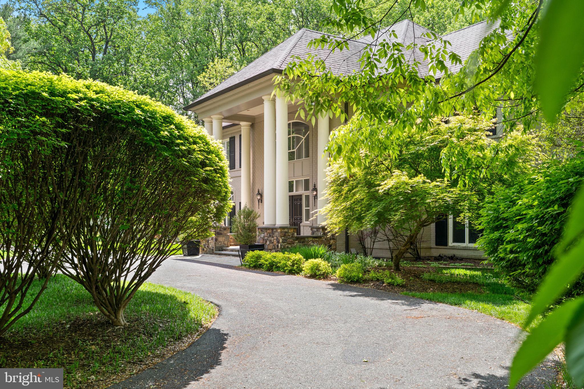 10823 Lockland Road Potomac, MD 20854 - Photo 6 of 97