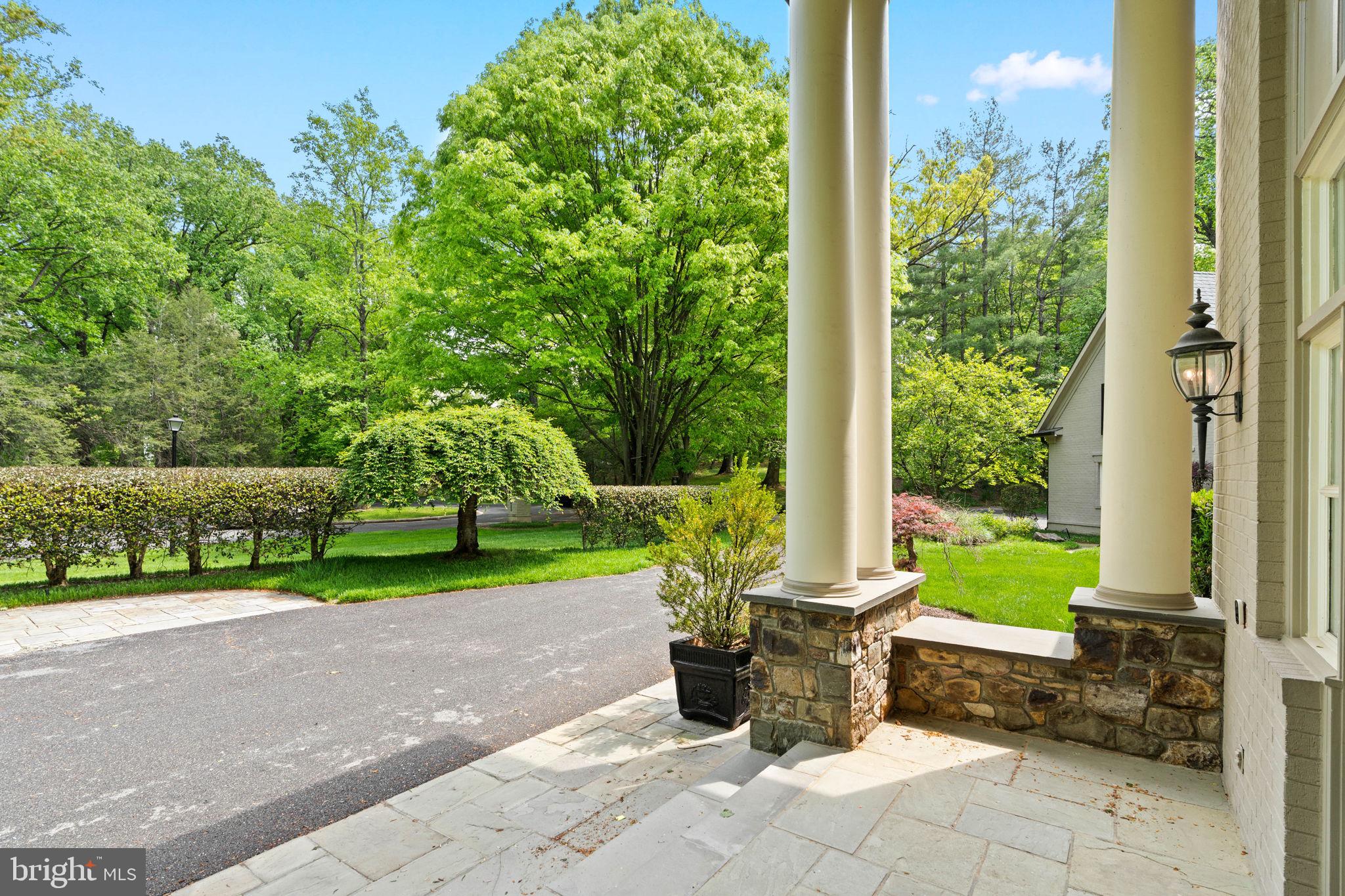 10823 Lockland Road Potomac, MD 20854 - Photo 7 of 97