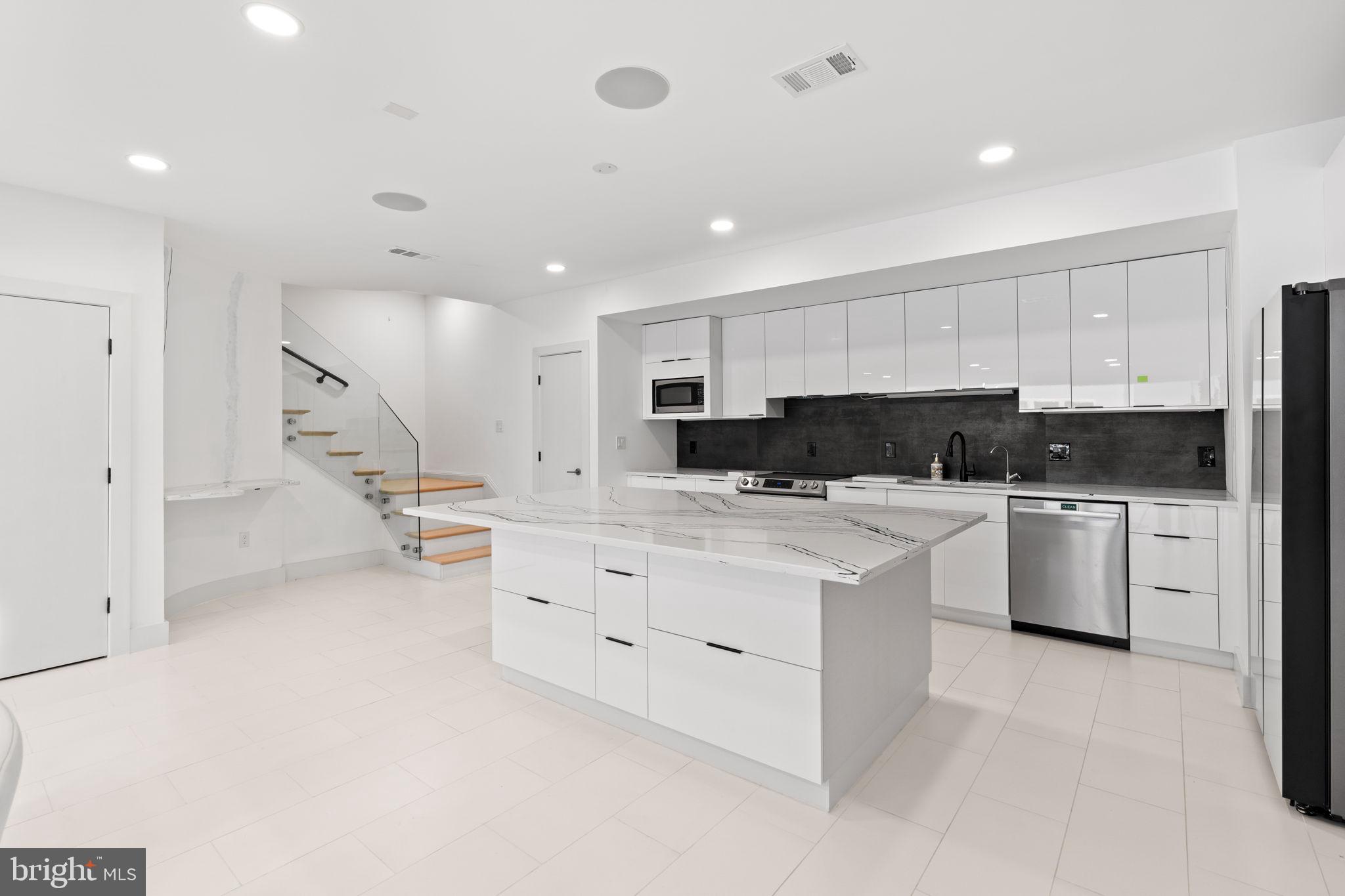 10823 Lockland Road Potomac, MD 20854 - Photo 71 of 97