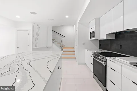 $3,500,000 | 10823 Lockland Road, Potomac, MD 20854