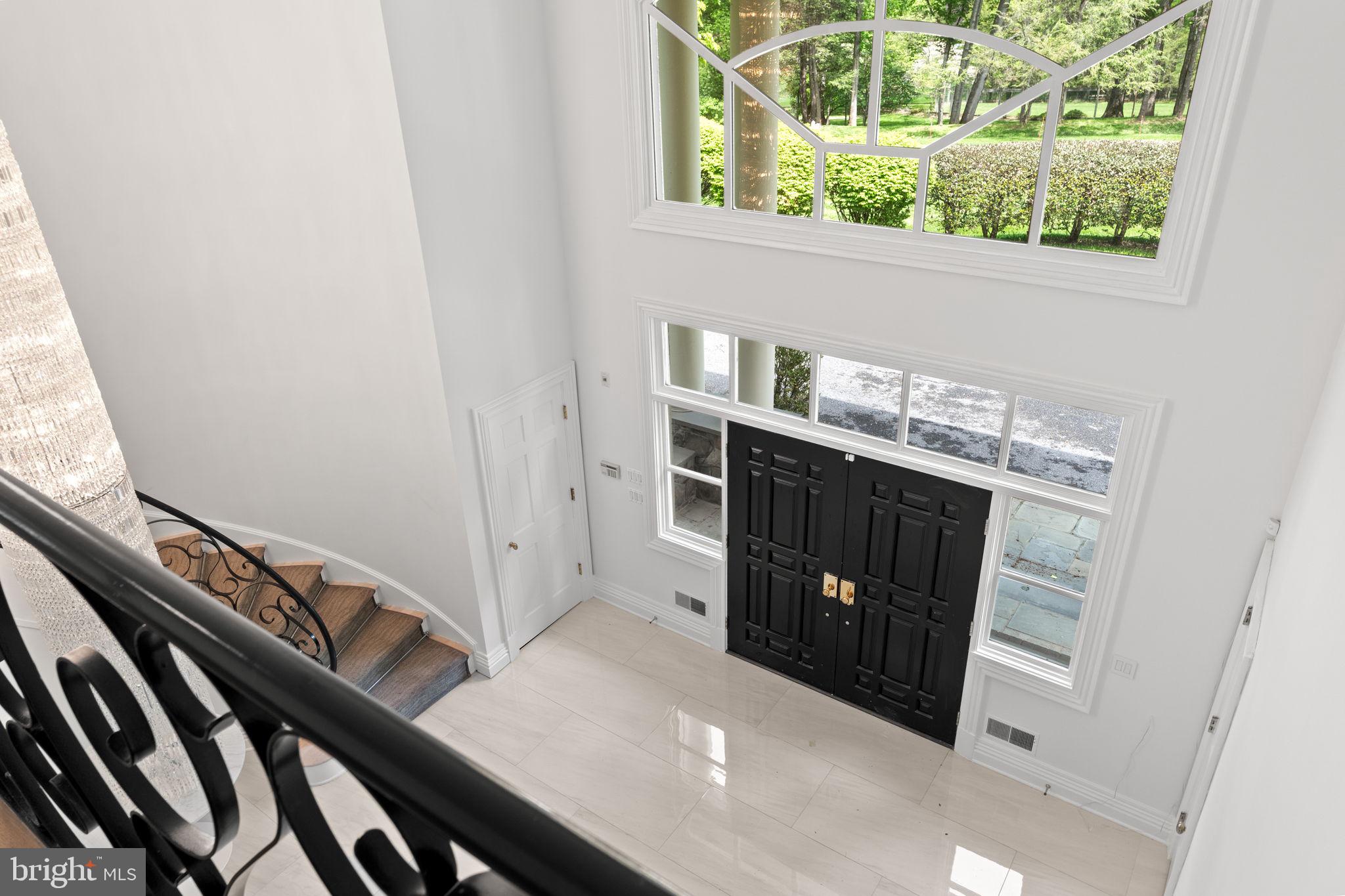 10823 Lockland Road Potomac, MD 20854 - Photo 8 of 97