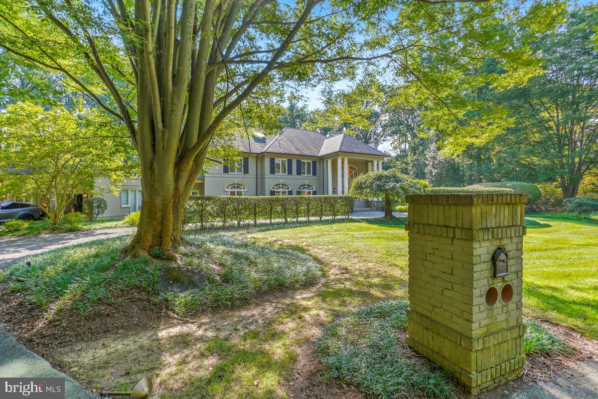 10823 Lockland Road Potomac, MD 20854 - Photo 8 of 102