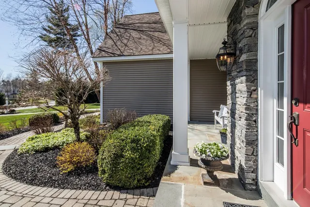 $1,099,000 | 127 Wynnridge Drive, Rutland Town, VT 05701