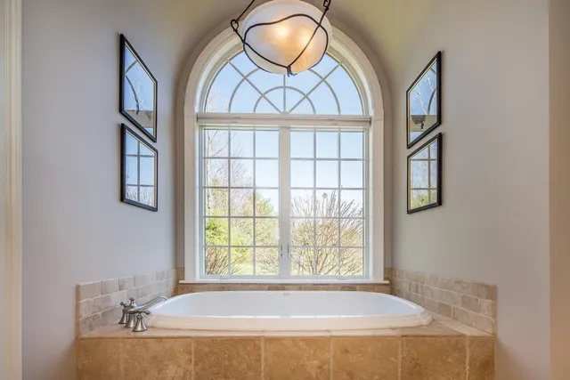 $1,099,000 | 127 Wynnridge Drive, Rutland Town, VT 05701