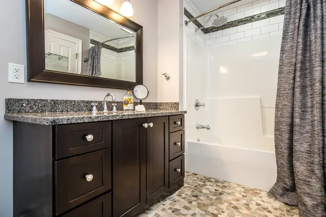 $1,099,000 | 127 Wynnridge Drive, Rutland Town, VT 05701