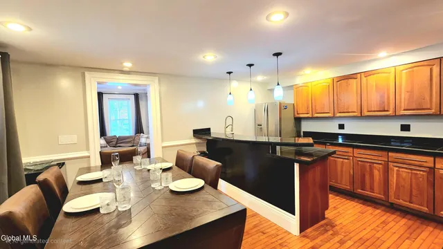 $2,895 | 76 Caroline Street, Unit 1, Saratoga Springs, NY 12866