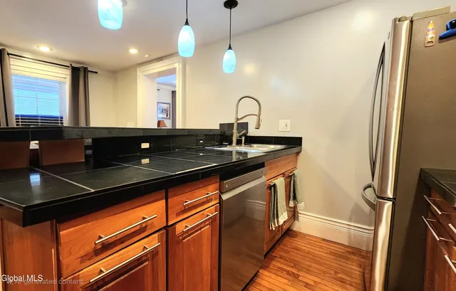 $2,895 | 76 Caroline Street, Unit 1, Saratoga Springs, NY 12866