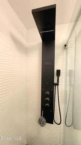 $2,895 | 76 Caroline Street, Unit 1, Saratoga Springs, NY 12866