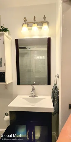 $2,895 | 76 Caroline Street, Unit 1, Saratoga Springs, NY 12866