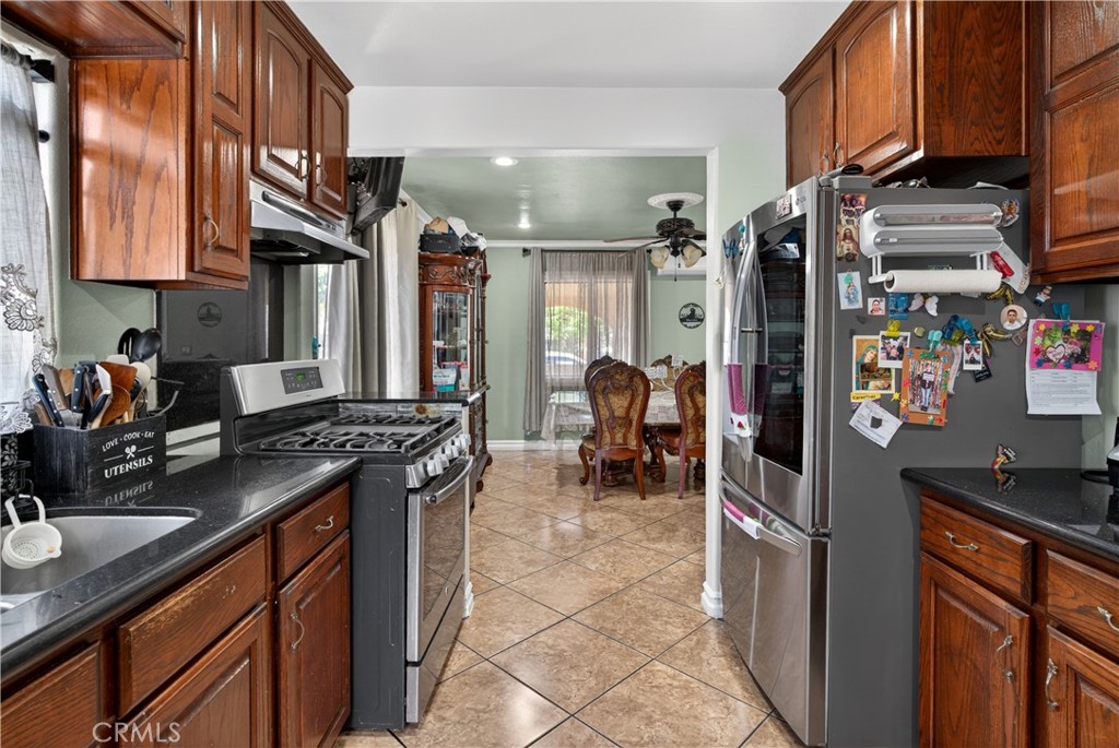 6803 Marcelle Street Paramount, CA 90723 - Photo 3 of 56