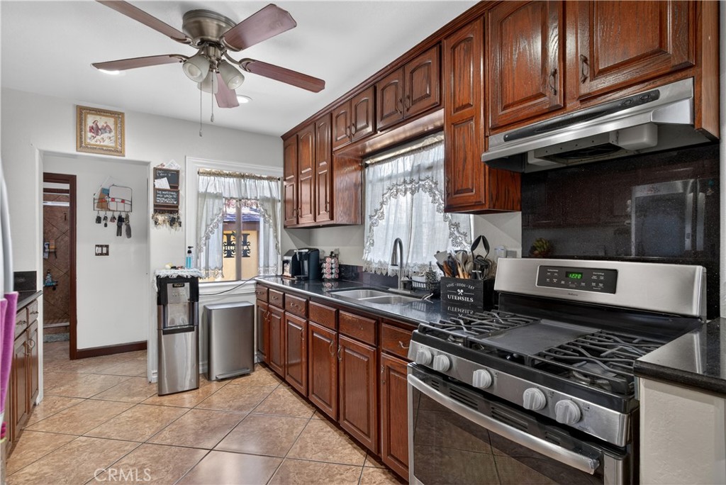 6803 Marcelle Street Paramount, CA 90723 - Photo 4 of 56