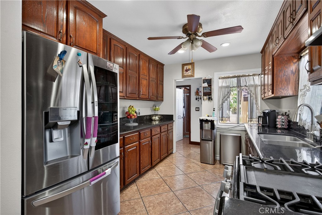 6803 Marcelle Street Paramount, CA 90723 - Photo 6 of 56