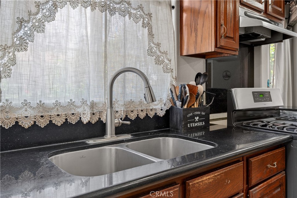 6803 Marcelle Street Paramount, CA 90723 - Photo 8 of 56