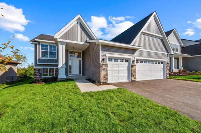 $599,900 | 1949 Lusitano Street, Shakopee, MN 55379