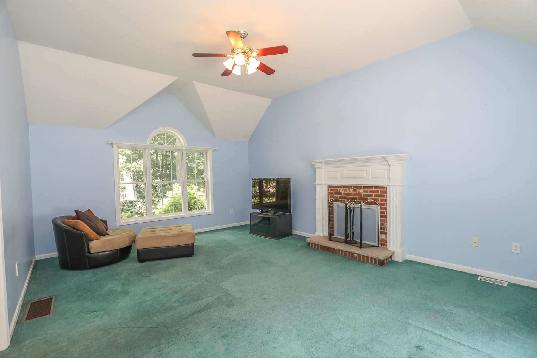 34 Bittersweet Lane Chester, NH 03036 - Photo 11 of 37 Gallery Image 11