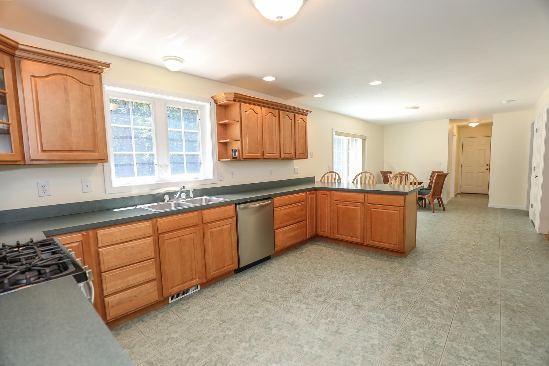 34 Bittersweet Lane Chester, NH 03036 - Photo 5 of 37 Gallery Image 5