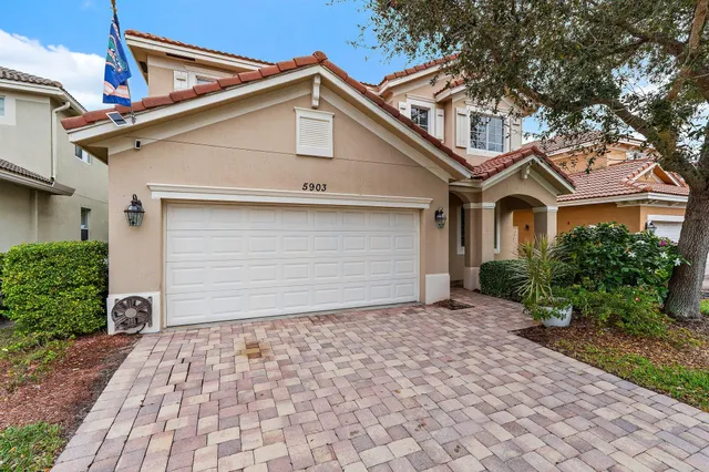 $625,000 | 5903 Southeast Crooked Oak Avenue, Hobe Sound, FL 33455