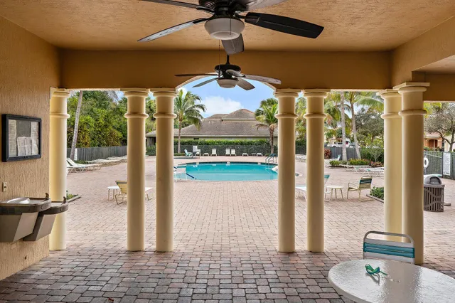 $625,000 | 5903 Southeast Crooked Oak Avenue, Hobe Sound, FL 33455