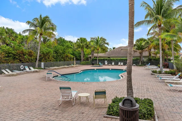 $625,000 | 5903 Southeast Crooked Oak Avenue, Hobe Sound, FL 33455