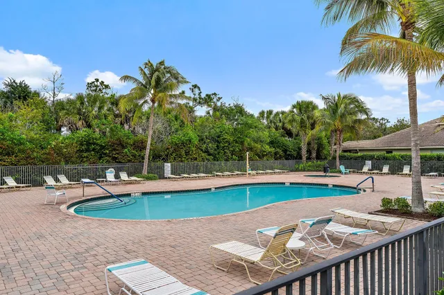 $625,000 | 5903 Southeast Crooked Oak Avenue, Hobe Sound, FL 33455