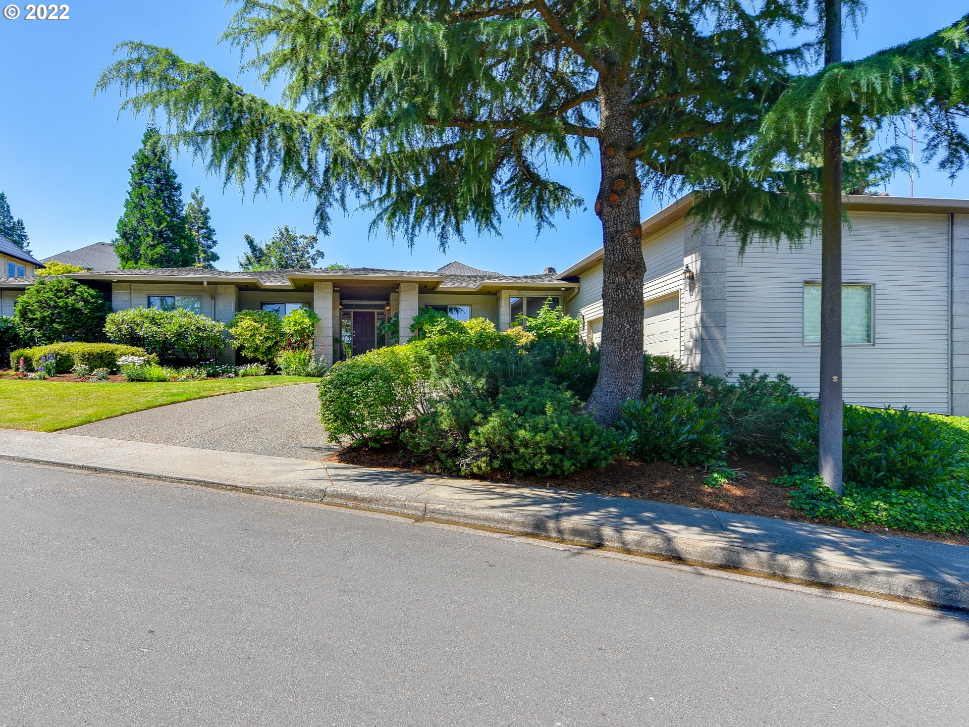 625 Southwest 67th Place Portland, OR 97225 - Photo 1 of 32 Gallery Image 1
