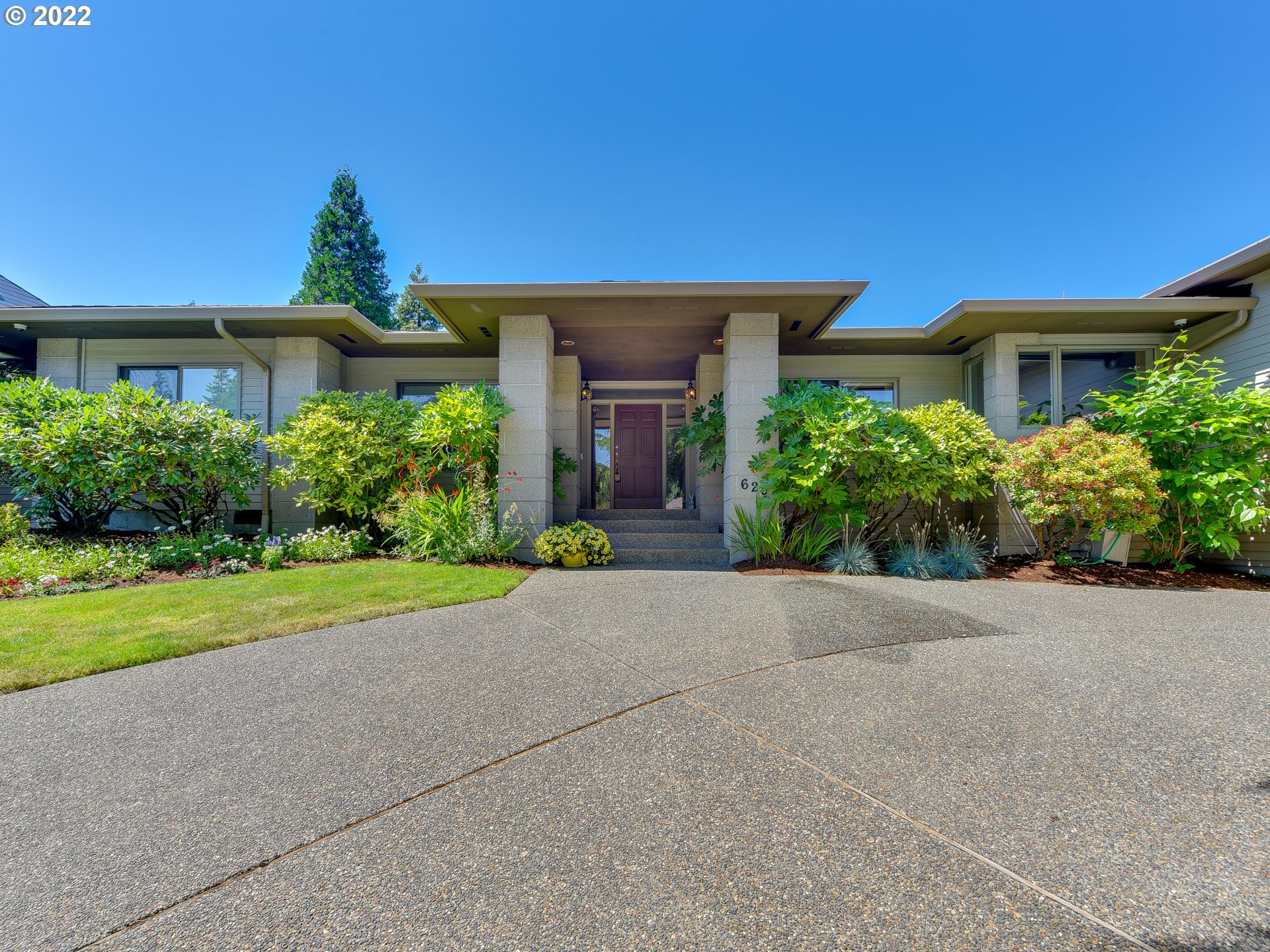 625 Southwest 67th Place Portland, OR 97225 - Photo 2 of 32 Gallery Image 2
