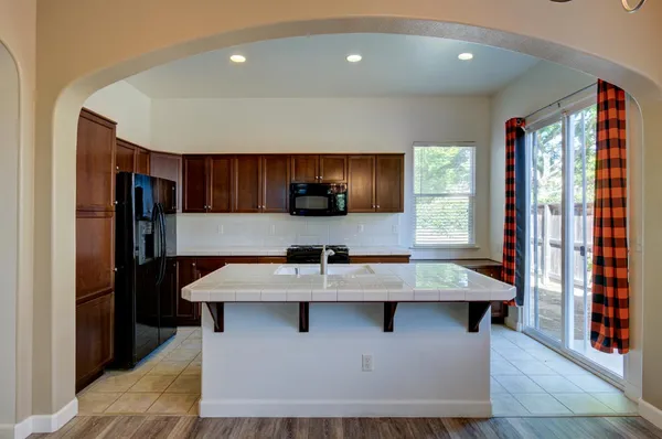 $379,950 | 5691 North Crabapple Drive, Fresno, CA 93711