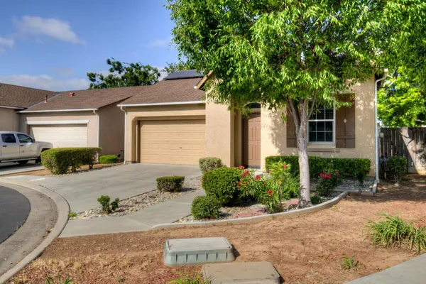 $379,950 | 5691 North Crabapple Drive, Fresno, CA 93711