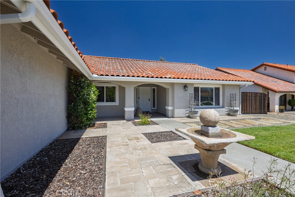 40 Galaxy Way Lompoc, CA 93436 - Photo 4 of 46