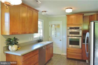 3715 Kanawha Avenue Point of Rocks, MD 21777 - Photo 2 of 30 Kitchen