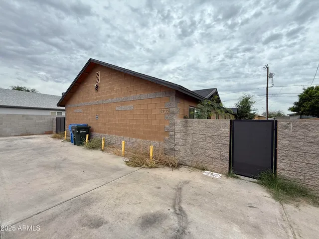 a view of a house with a outdoor space