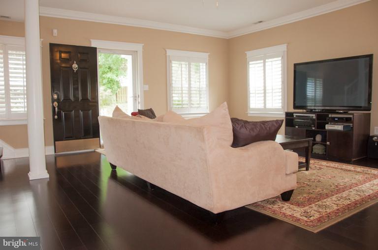 109 Woodside Road Riva, MD 21140 - Photo 1 of 30 Living Room