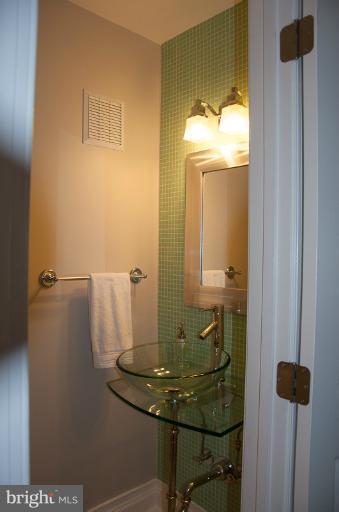 109 Woodside Road Riva, MD 21140 - Photo 29 of 30 Bath