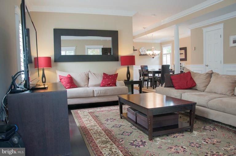 109 Woodside Road Riva, MD 21140 - Photo 4 of 30 Living Room