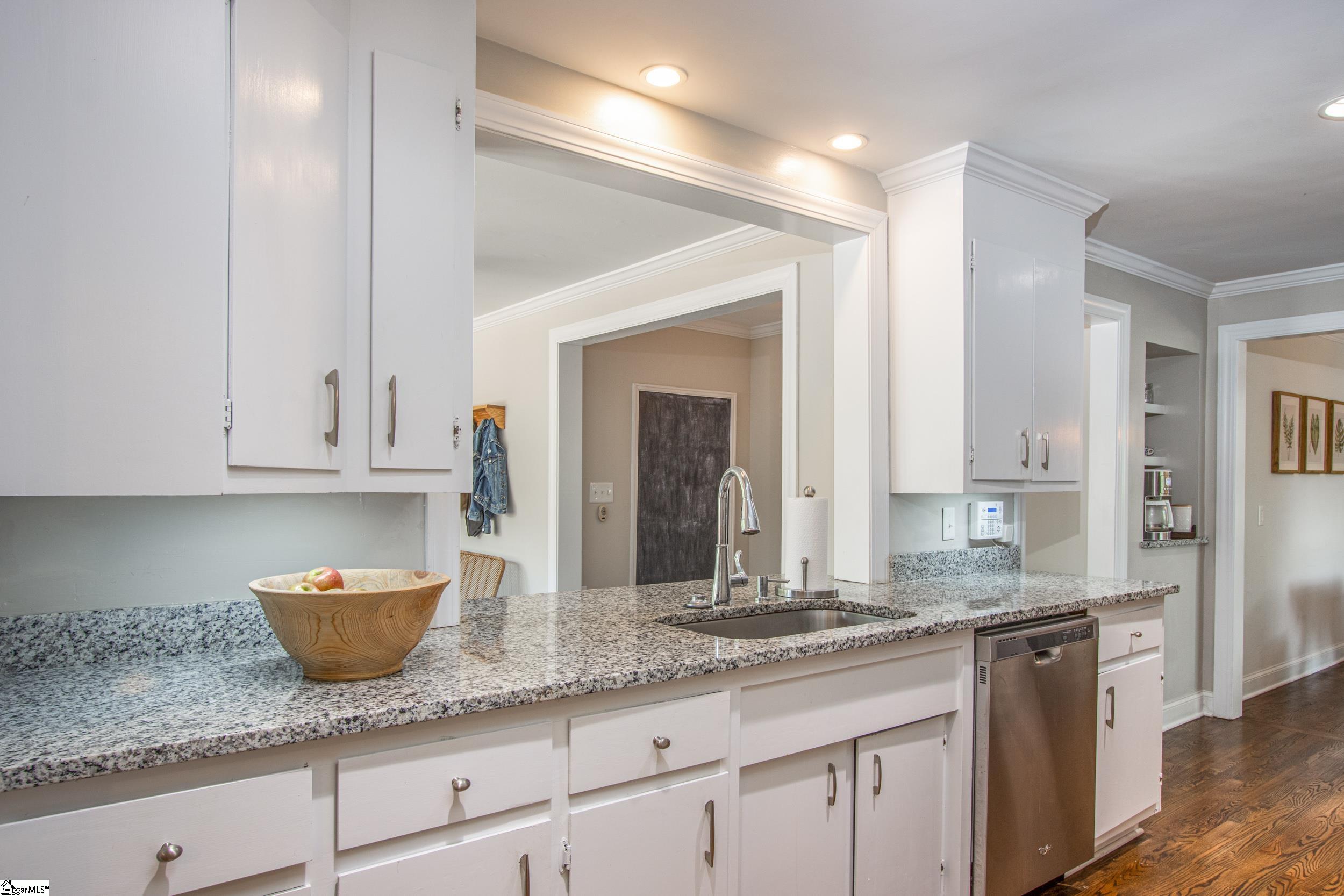 108 Rasor Drive Greenville, SC 29617 - Photo 9 of 35 Gallery Image 9