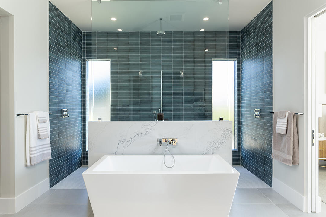 72145 Vía Vail Rancho Mirage, CA 92270 - Photo 34 of 68 a bathroom with a bathtub and a sink