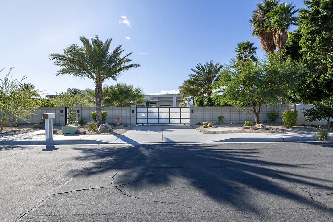 72145 Vía Vail Rancho Mirage, CA 92270 - Photo 4 of 68 02