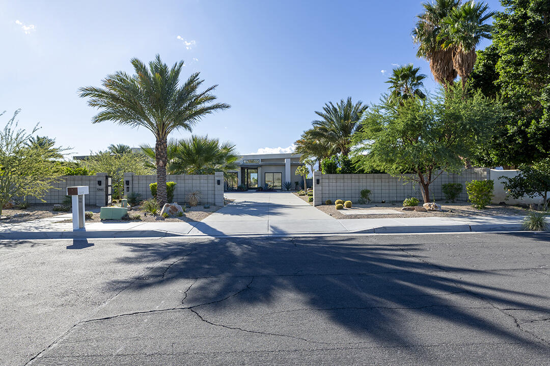 72145 Vía Vail Rancho Mirage, CA 92270 - Photo 5 of 68 03