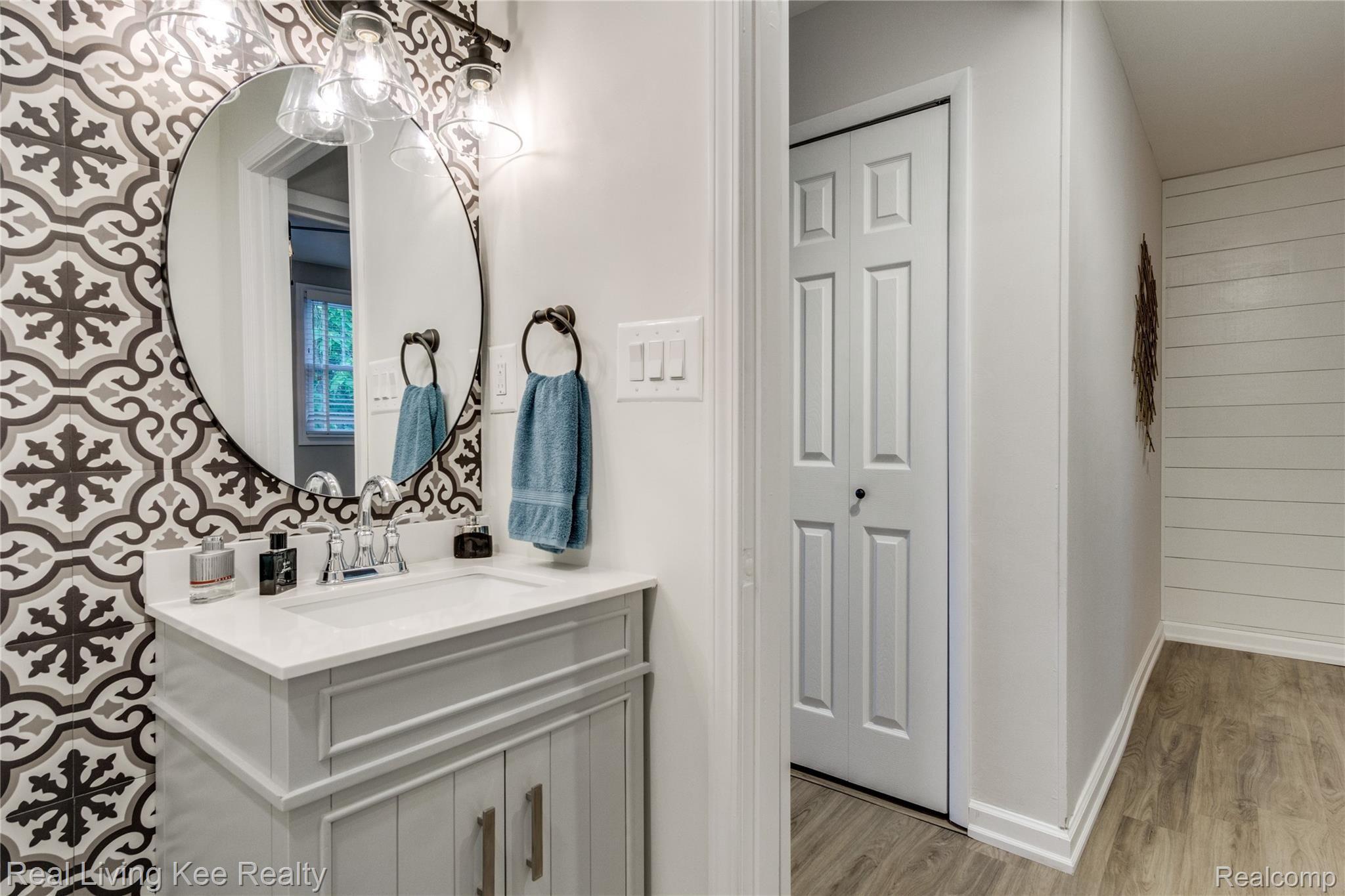 902 Fairview Avenue Rochester, MI 48307 - Photo 62 of 74 Interiors (39 of 51).jpg