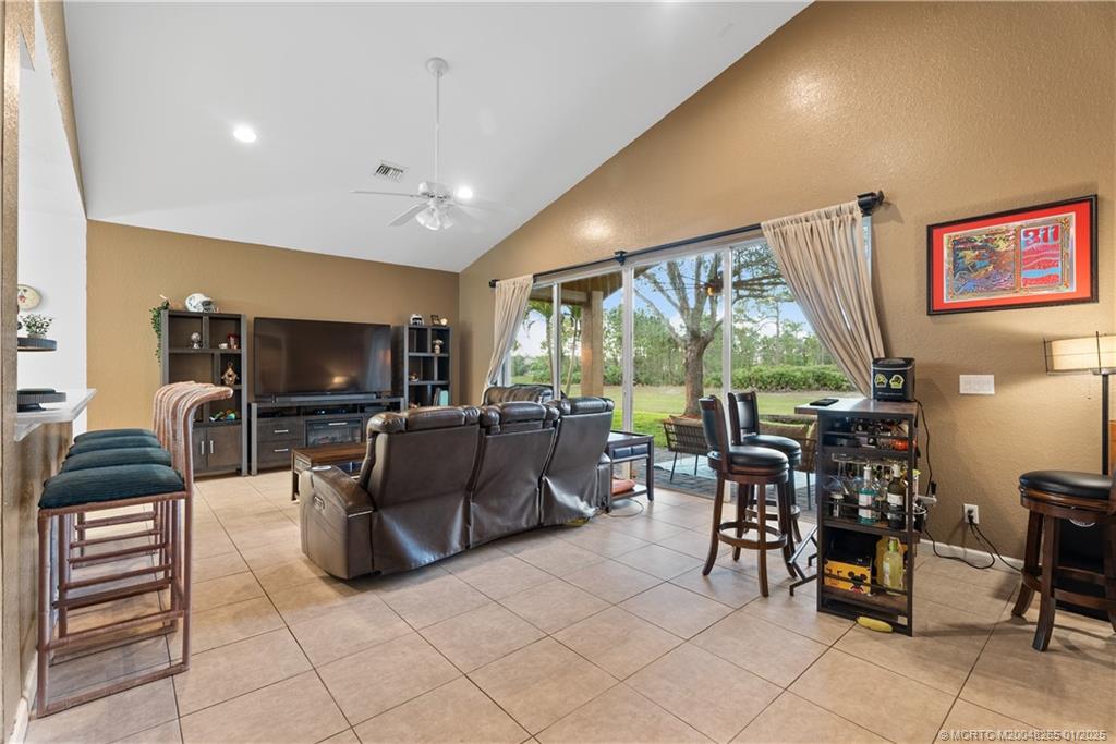 1365 Southeast Fleming Way Stuart, FL 34997 - Photo 13 of 33 Gallery Image 13