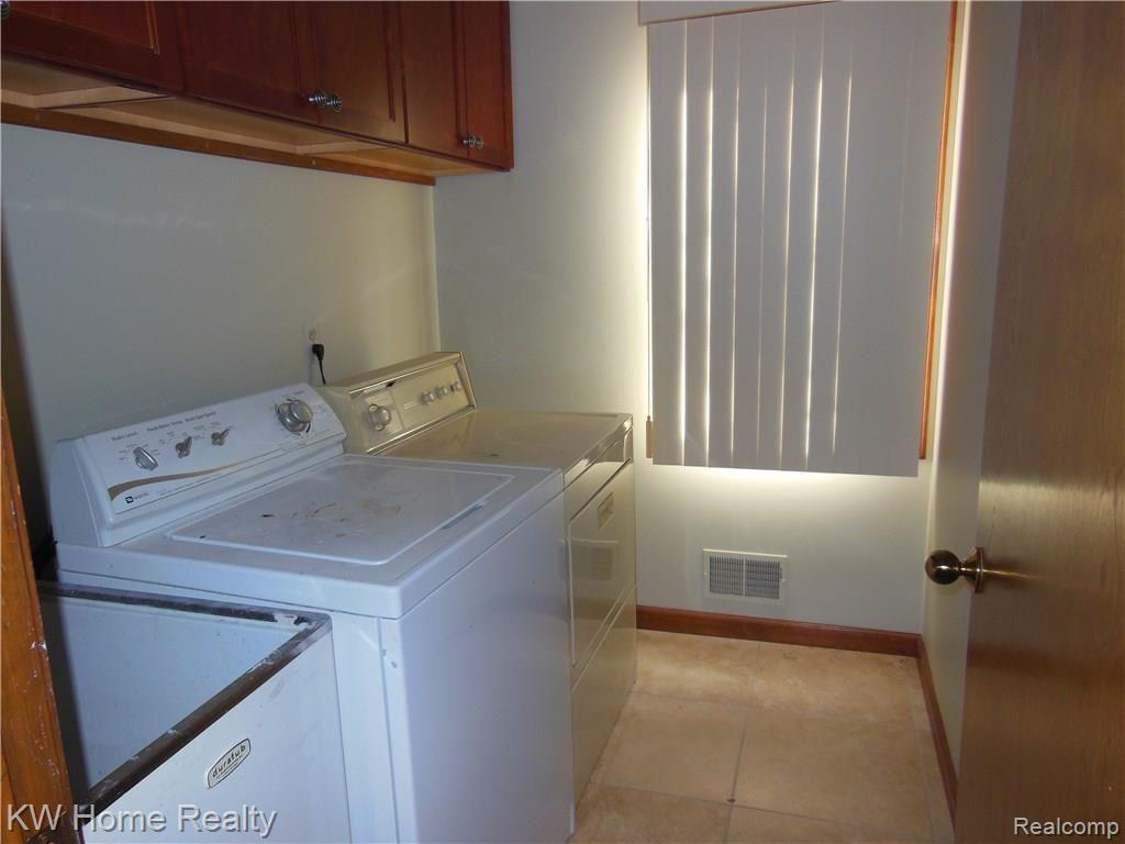 31110 Country Ridge Circle Farmington, MI 48331 - Photo 22 of 29 DSCN3026.JPG