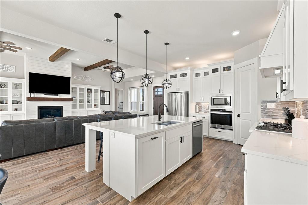 9161 Old Stoney Road Ponder, TX 76259 - Photo 9 of 28 Gallery Image 9