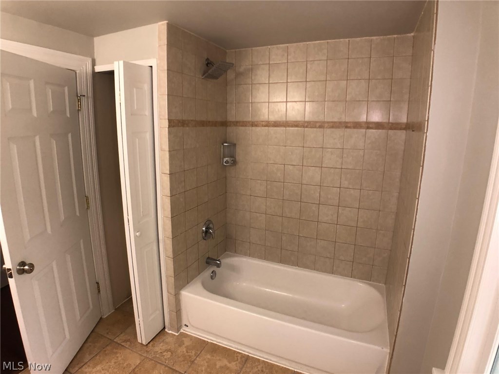 1062 Allston Road Cleveland Heights, OH 44121 - Photo 12 of 26 Gallery Image 12